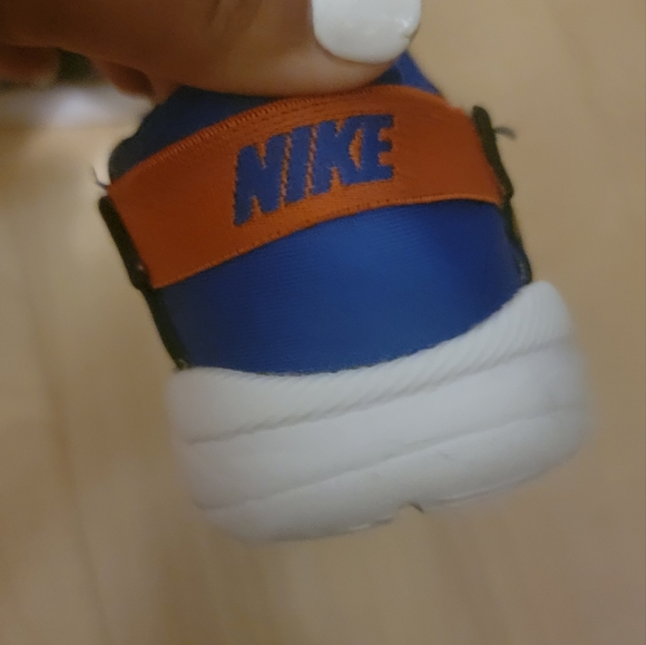 Nike - Picture 6 of 6